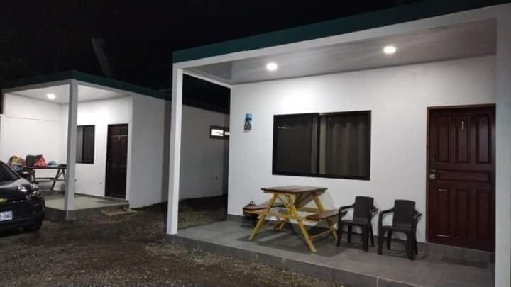 Bari Campings Resort Puerto Viejo de Talamanca Exterior photo